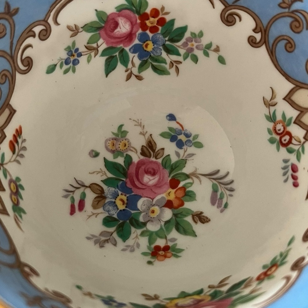 Tuscan Fine Bone China Blue Flower Bouquet Pattern Tea Cup and Saucer - Picture 5 of 10